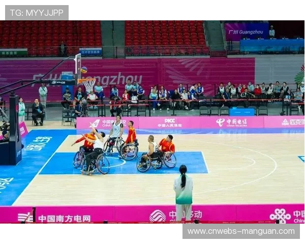 成都街头篮球联赛开幕，残疾选手轮椅篮球表演赛获喝彩