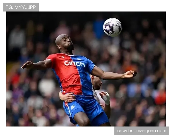 特写:水晶宫主帅格拉斯纳训练课详解四后卫压缩空间的关键跑位。
