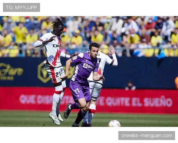 巴萨1-0客胜贝蒂斯,17岁中卫首发建功,哈维球队连续三轮零封